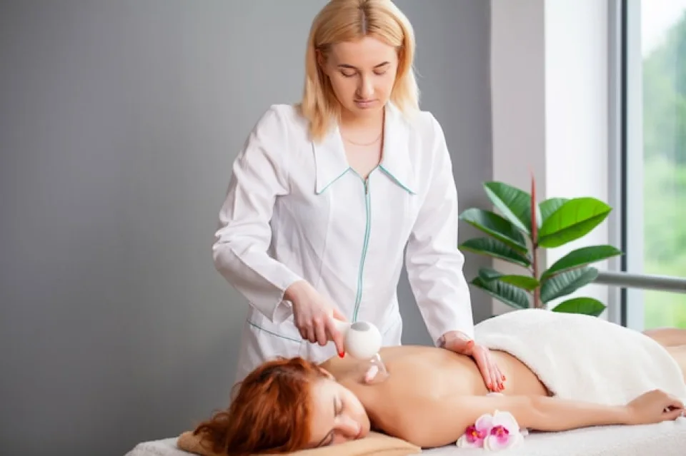 Female to male body to body massage in Delhi